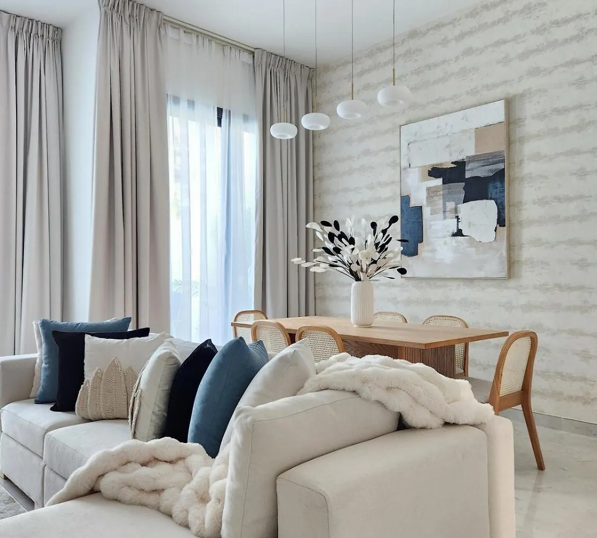 Nasma Luxury Stays - Lakeside Retreat, Stylish & Cozy Villa Stay Ras al-Khaimah