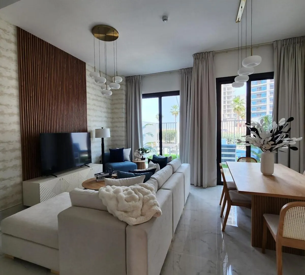 Nasma Luxury Stays - Lakeside Retreat, Stylish & Cozy Villa Stay Ras al-Khaimah