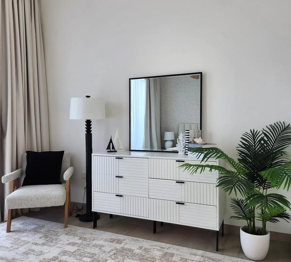 Nasma Luxury Stays - Lakeside Retreat, Stylish & Cozy Villa Stay Ras al-Khaimah