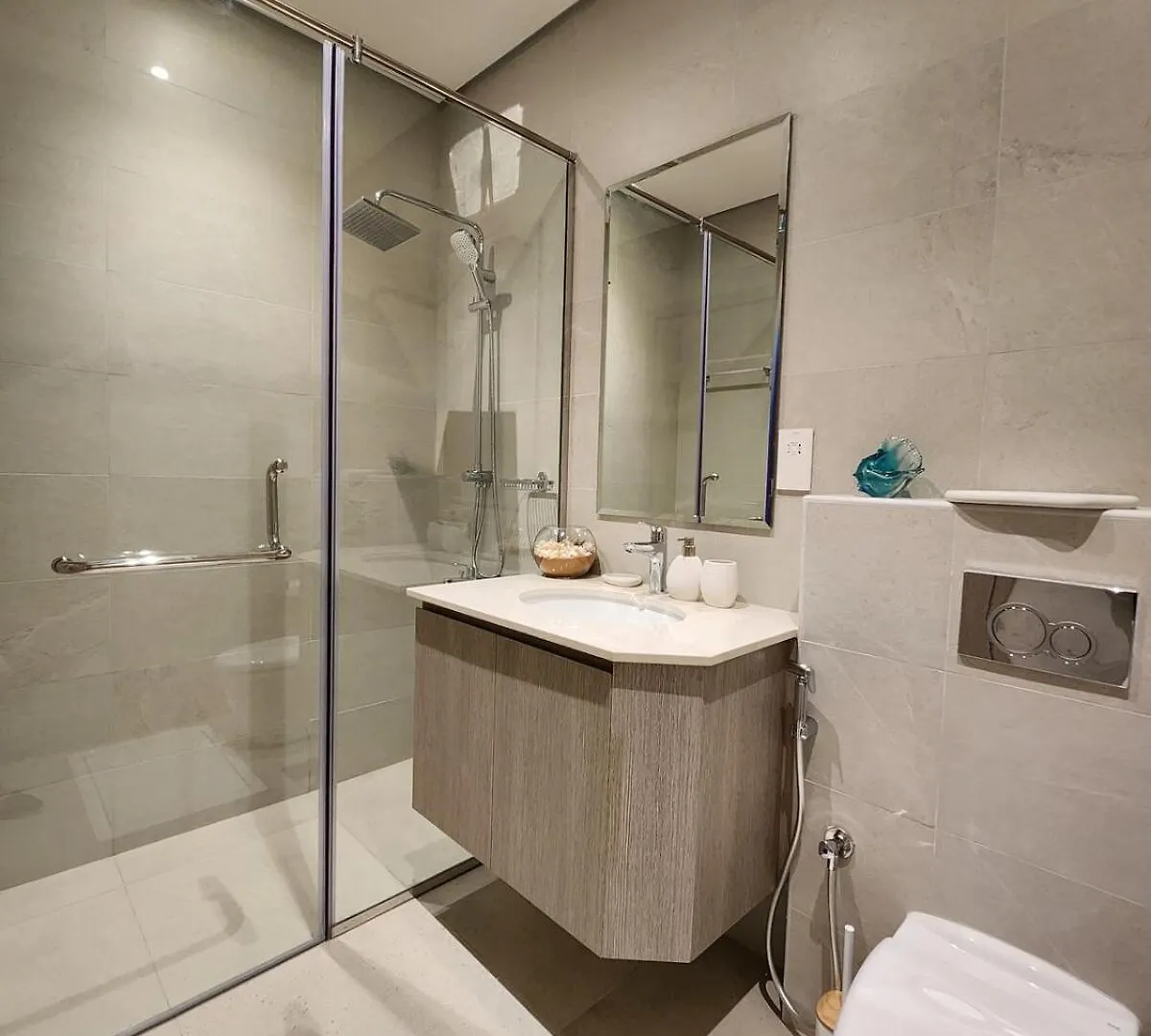 Nasma Luxury Stays - Lakeside Retreat, Stylish & Cozy Villa Stay Ras al-Khaimah Apartment
