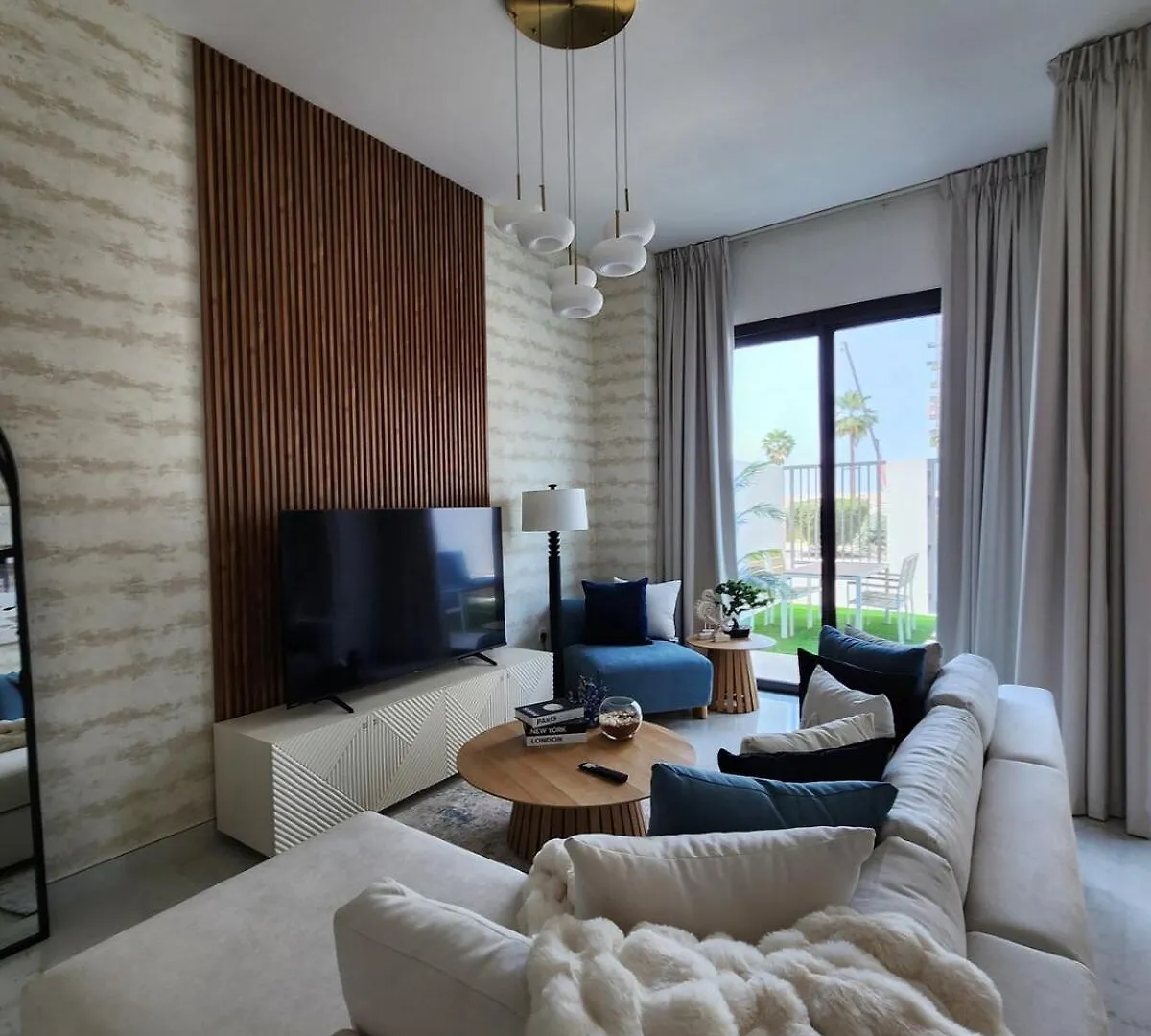 Nasma Luxury Stays - Lakeside Retreat, Stylish & Cozy Villa Stay Ras al-Khaimah Apartment