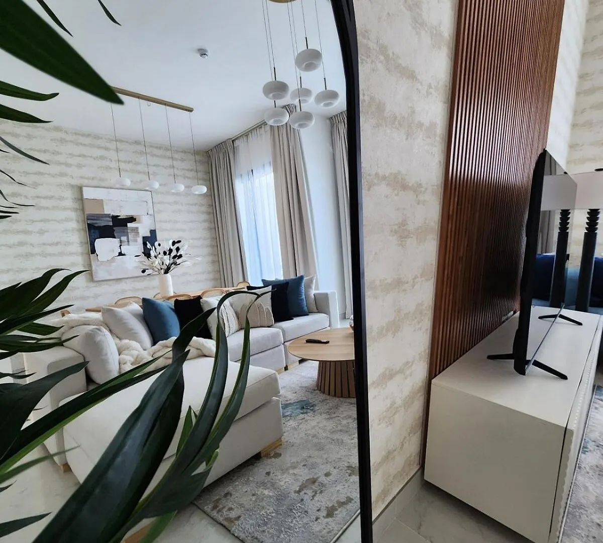 Nasma Luxury Stays - Lakeside Retreat, Stylish & Cozy Villa Stay Ras al-Khaimah