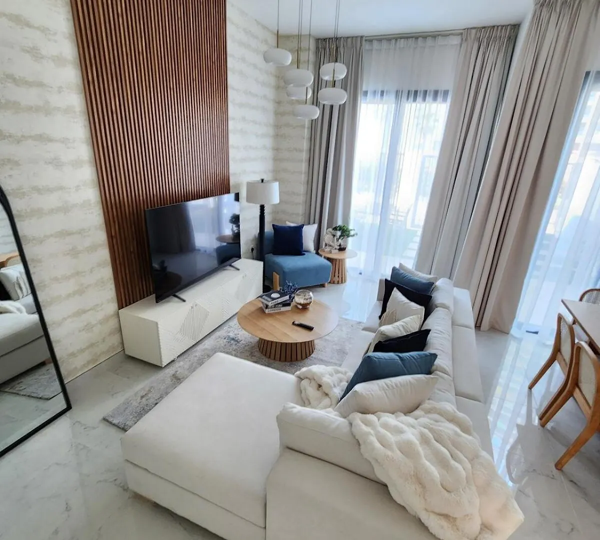 Nasma Luxury Stays - Lakeside Retreat, Stylish & Cozy Villa Stay Ras al-Khaimah 0*,