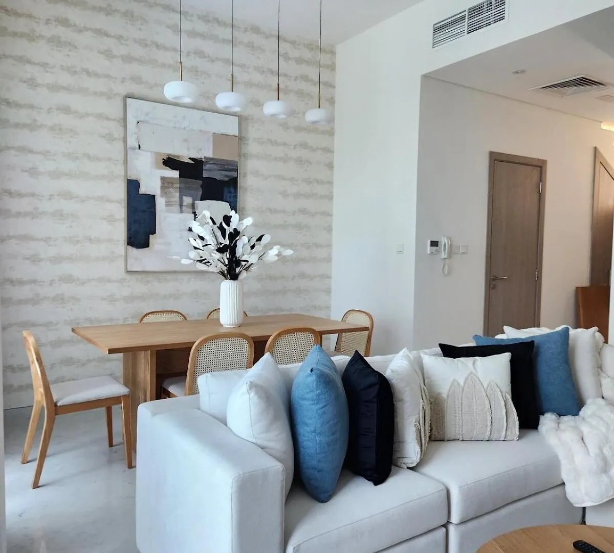 Nasma Luxury Stays - Lakeside Retreat, Stylish & Cozy Villa Stay Ras al-Khaimah 0*,